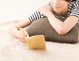 帰宅すると深夜、休日ぐらいはゆっくりしたい。の画像